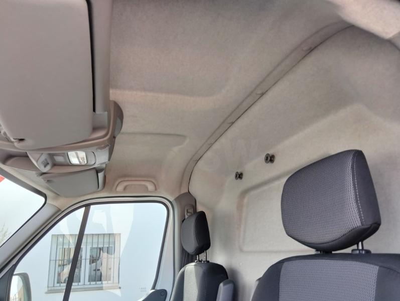 Furgoneta Renault Master Vehículos especiales grúa de asistencia