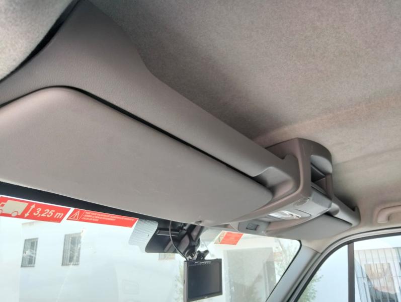 Furgoneta Renault Master Vehículos especiales grúa de asistencia