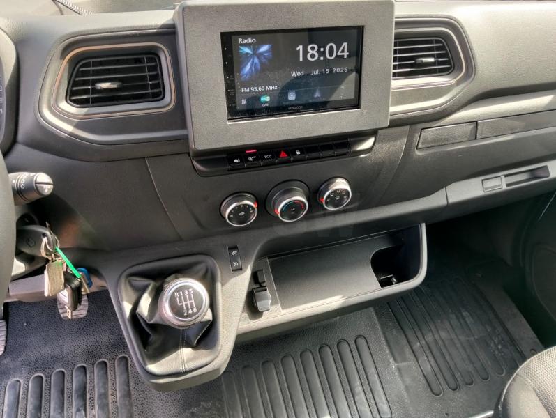 Furgoneta Renault Master Vehículos especiales grúa de asistencia