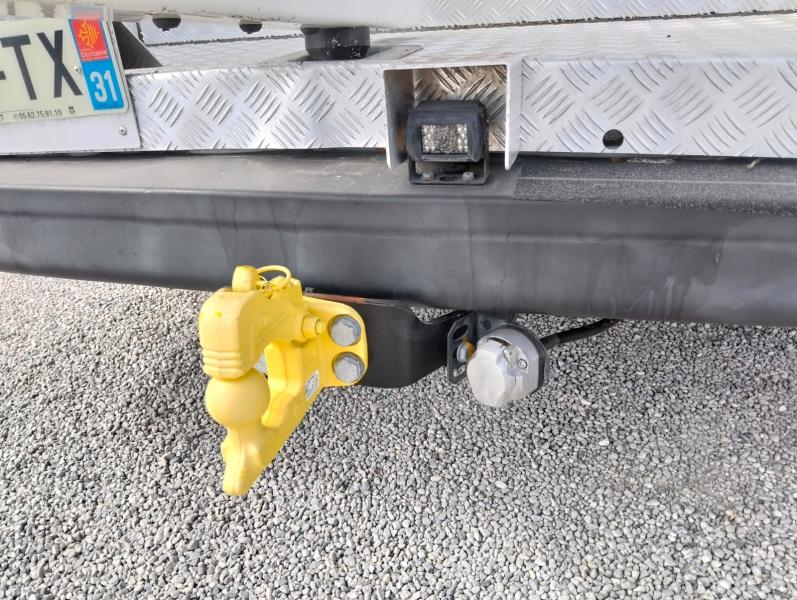 Furgoneta Renault Master Vehículos especiales grúa de asistencia
