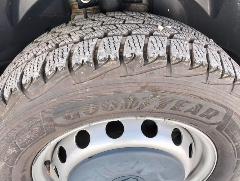Furgoneta Renault Master Vehículos especiales grúa de asistencia