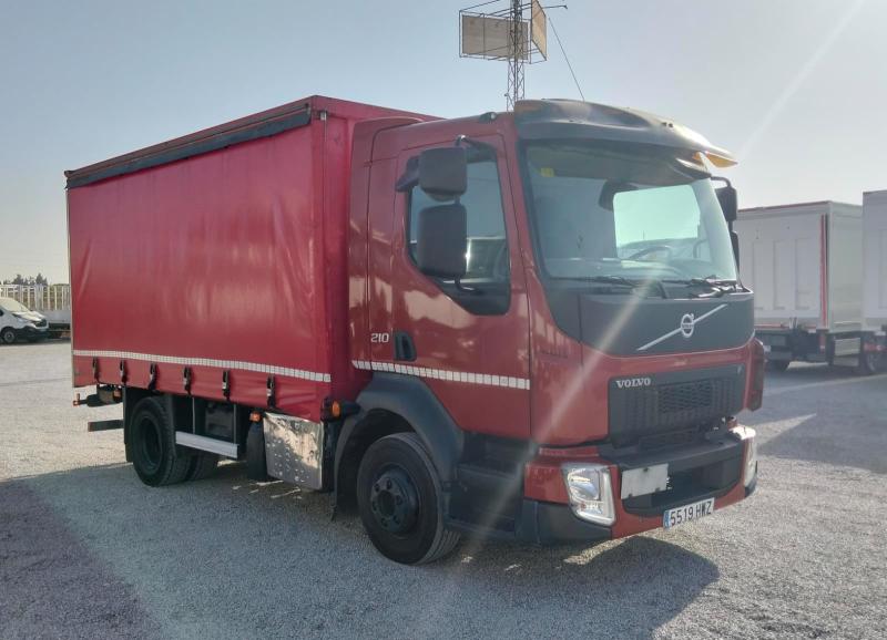 Camión Volvo FL 210.12 Lonas deslizantes PLFD (Tautliner)