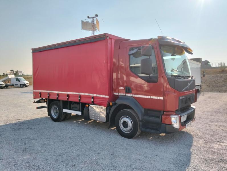 Camion Volvo FL 210.12 Rideaux coulissants PLSC (tautliner)