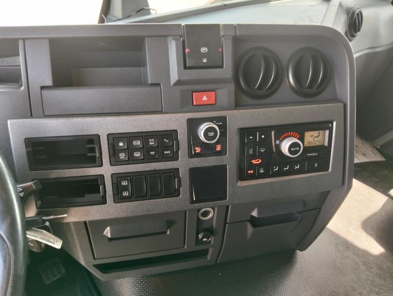 Cabeza tractora Renault T-Series 480