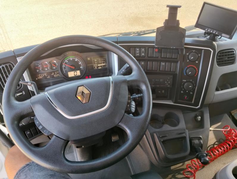 Camión Renault D-Series 210.12 Furgón