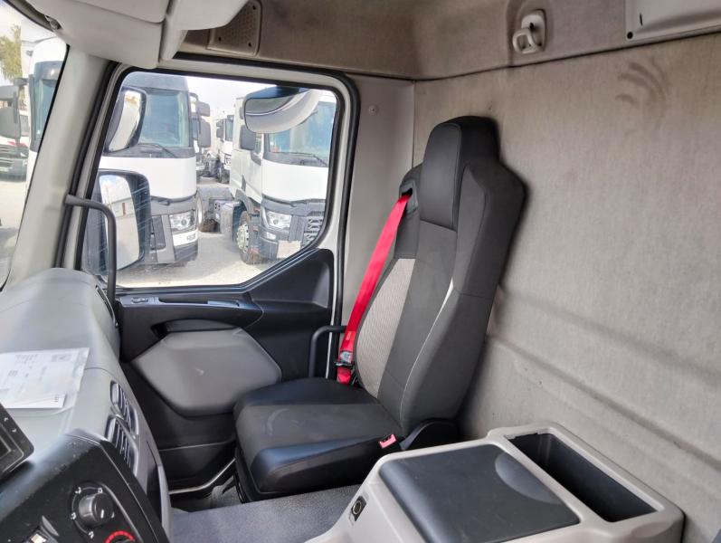 Camión Renault D-Series 280.19 Frigorífico Mono temperatura