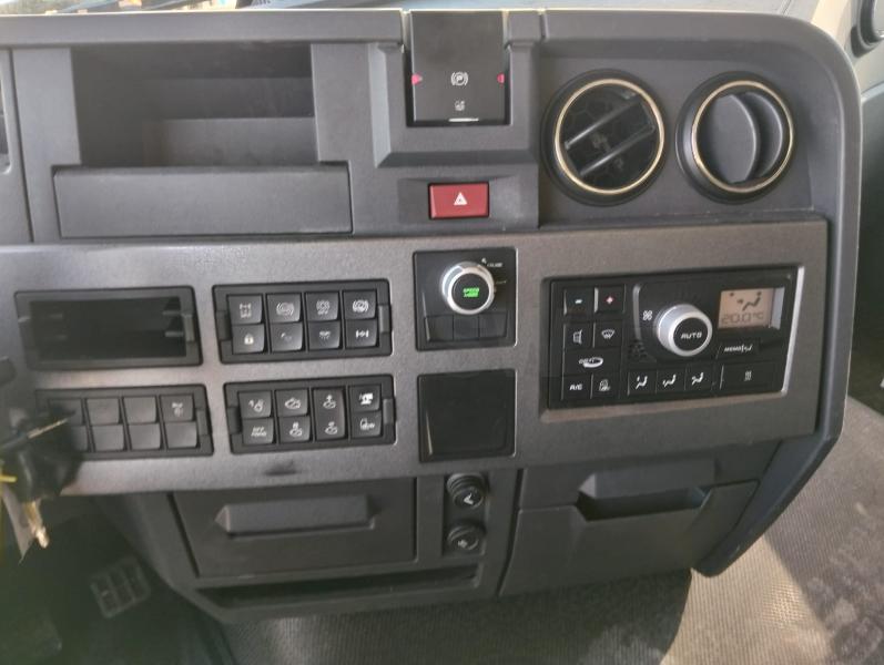 Cabeza tractora Renault T-Series 460 XROAD