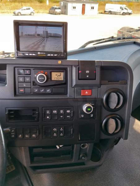 Camión Renault C-Series 380 6x2 Furgón