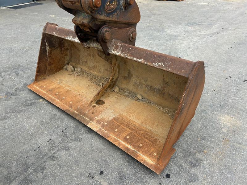 Pelle sur pneus Hyundai HW 140