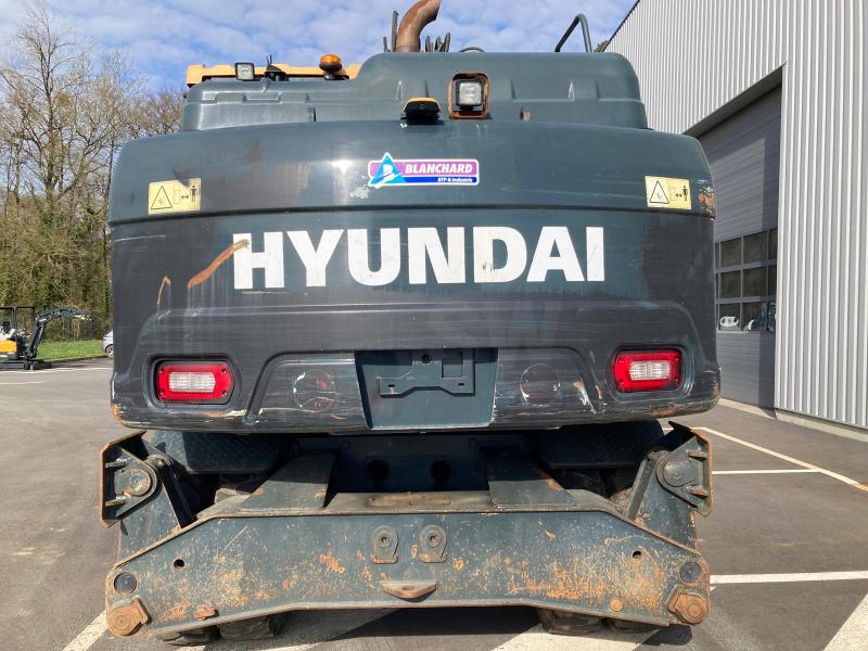 Pelle sur pneus Hyundai HW 140