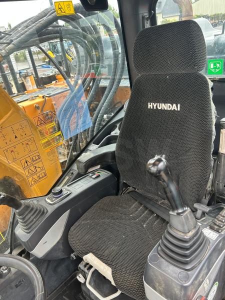Pelle sur pneus Hyundai HW 140