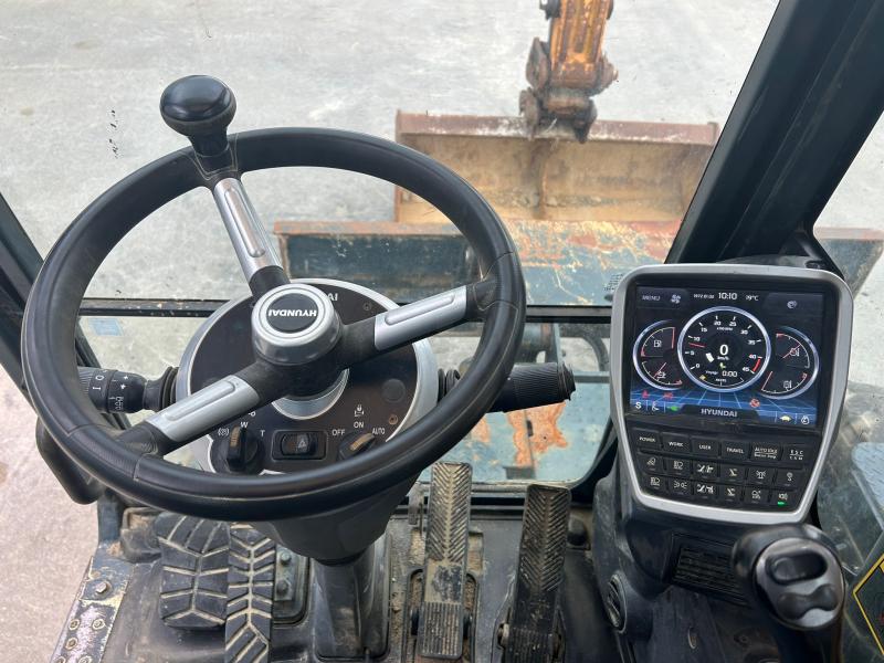 Pelle sur pneus Hyundai HW 140