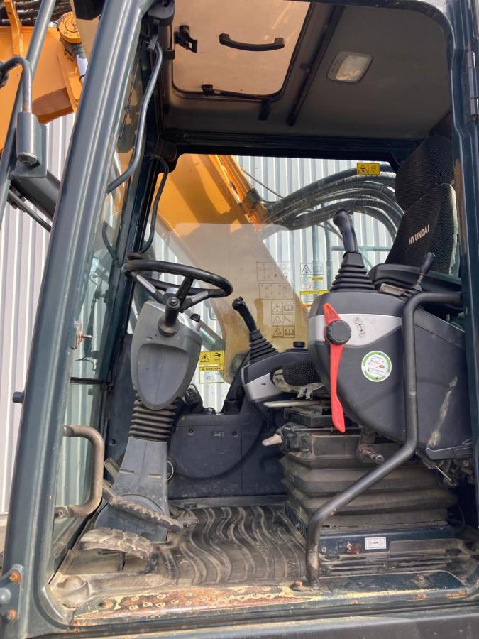 Pelle sur pneus Hyundai HW 140