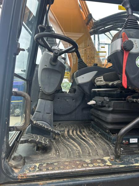 Pelle sur pneus Hyundai HW 140