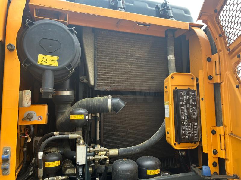 Pelle sur pneus Hyundai HW 140