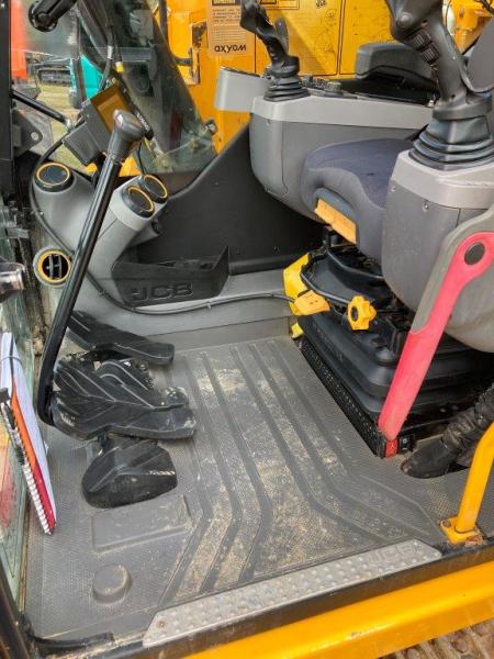 Pelle sur chenilles JCB 245XR