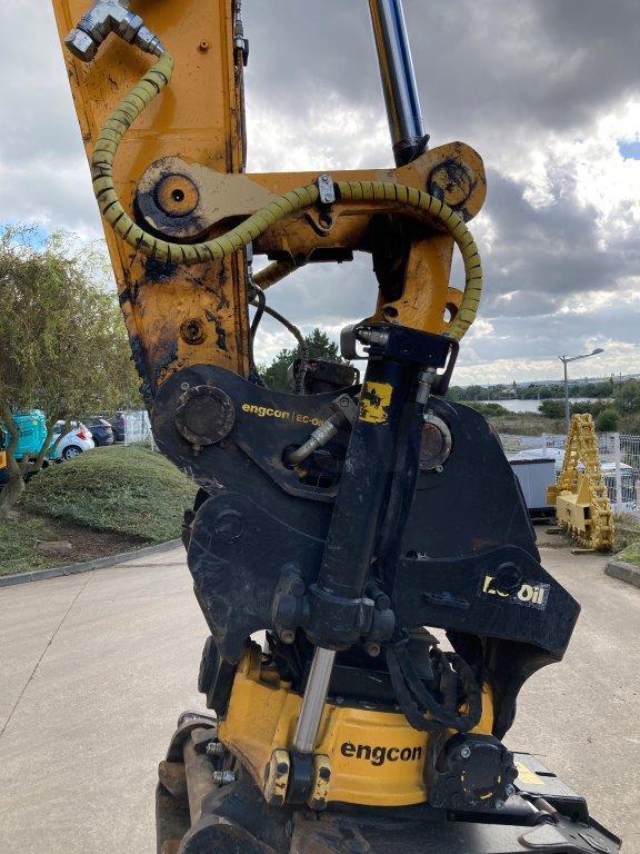 Pelle sur chenilles JCB 245XR