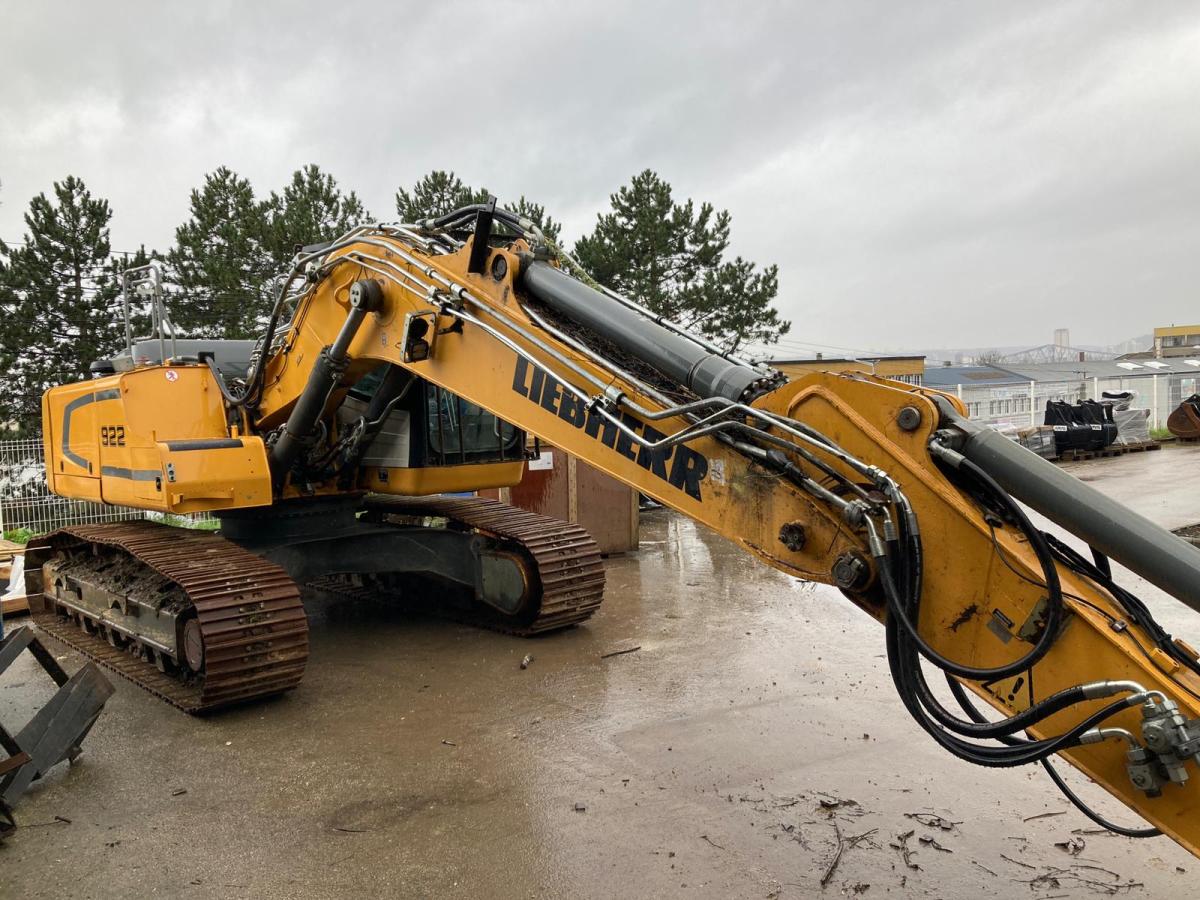 Pelle sur chenilles Liebherr R922LC