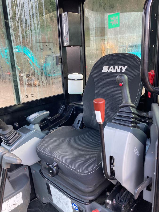 pelle Sany SY26U