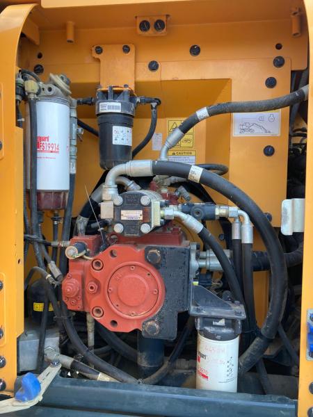 Pelle sur pneus Hyundai HW 140