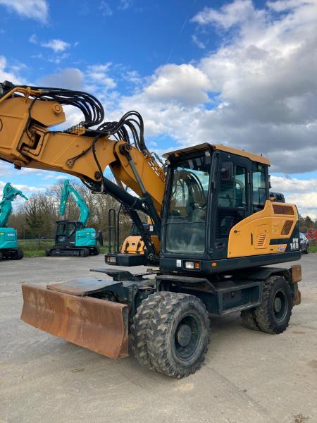 Pelle sur pneus Hyundai HW 140