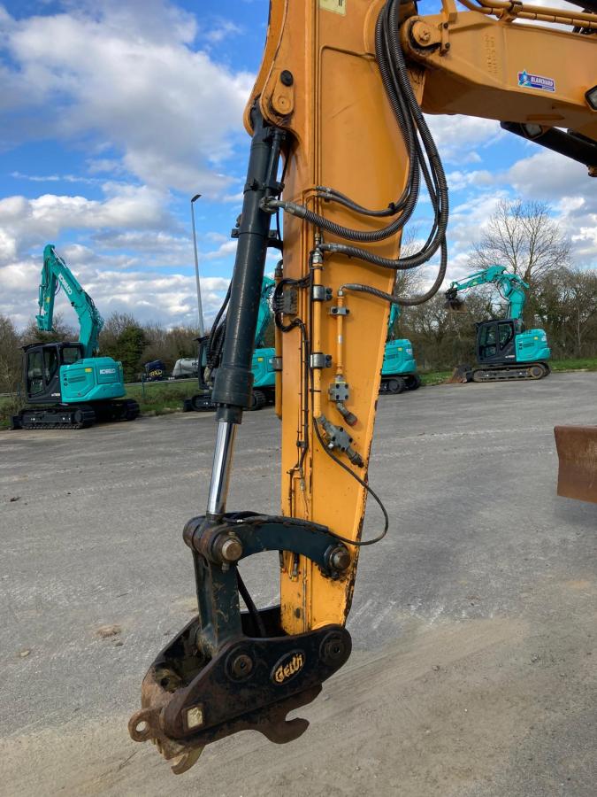 Pelle sur pneus Hyundai HW 140
