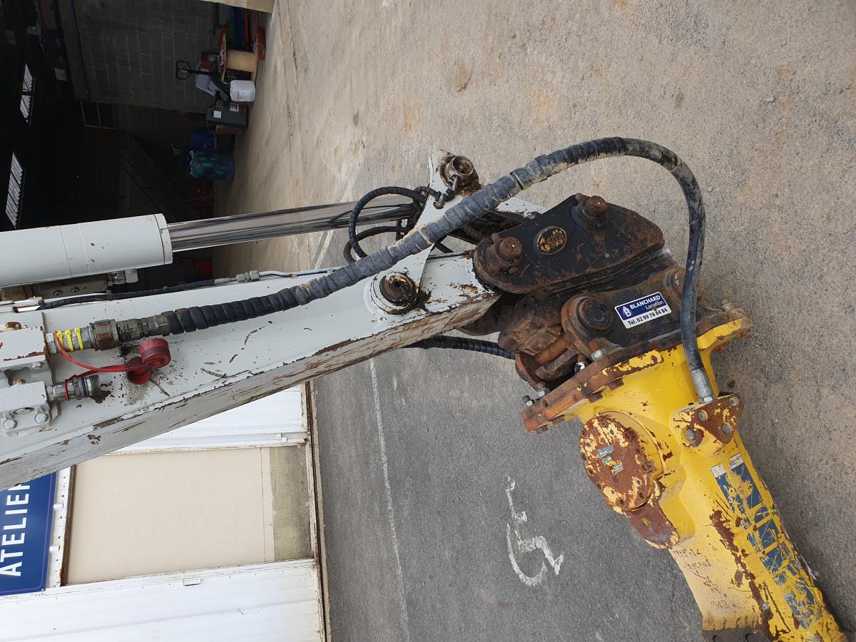 Marteau hydraulique SB452