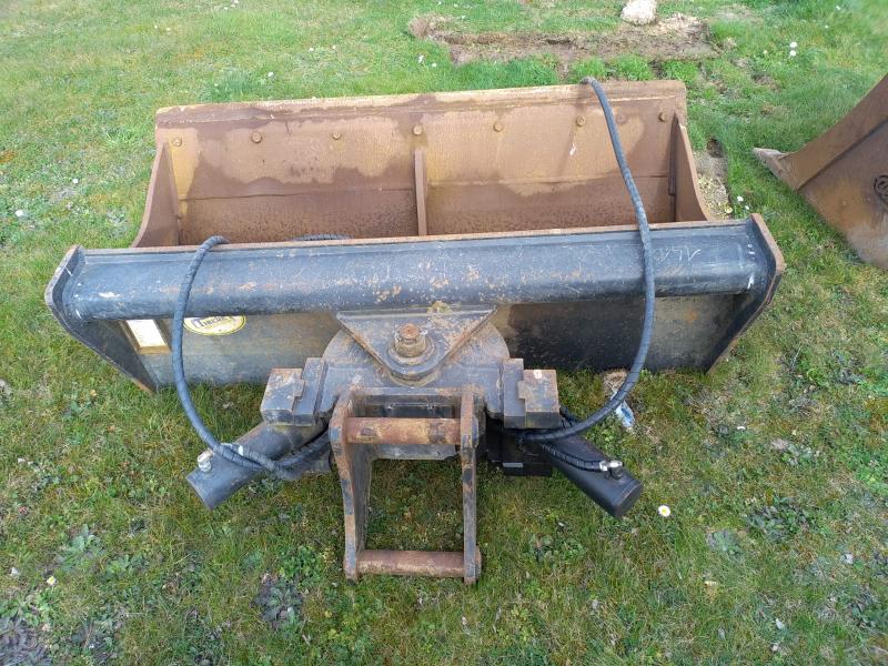 Godet CURAGE INCLINABLE 2 VERIN 1400MM