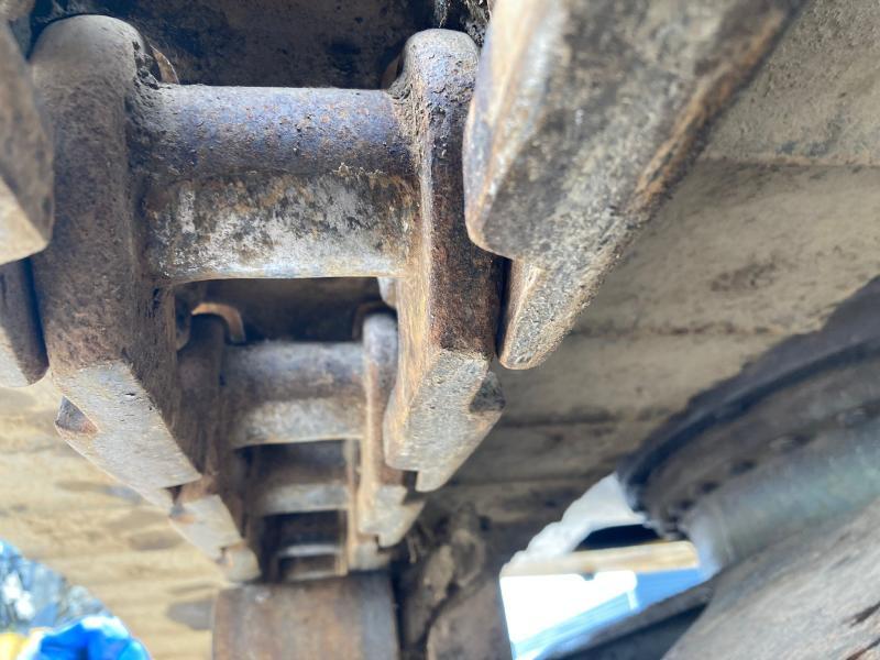 Pelle sur chenilles Kobelco E135SR