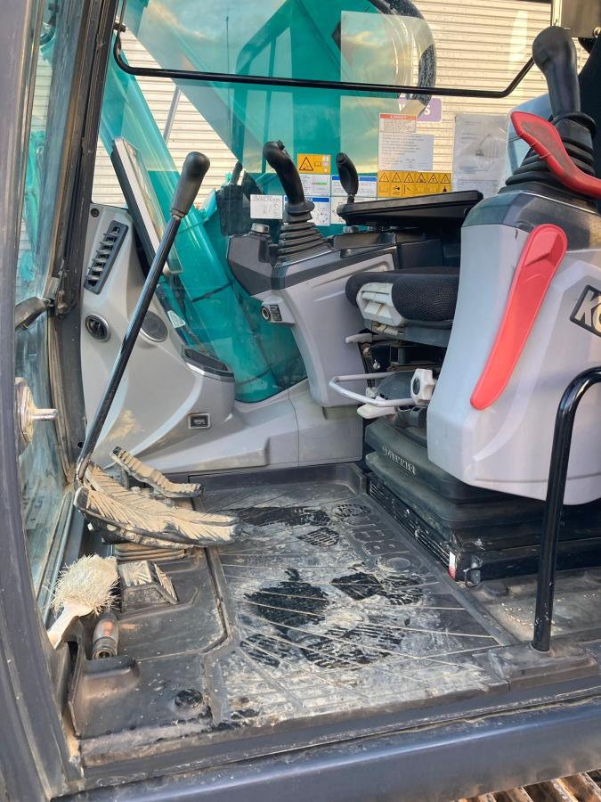 Pelle sur chenilles Kobelco SK140SRLC-7