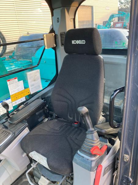 Pelle sur chenilles Kobelco SK140SRLC-7