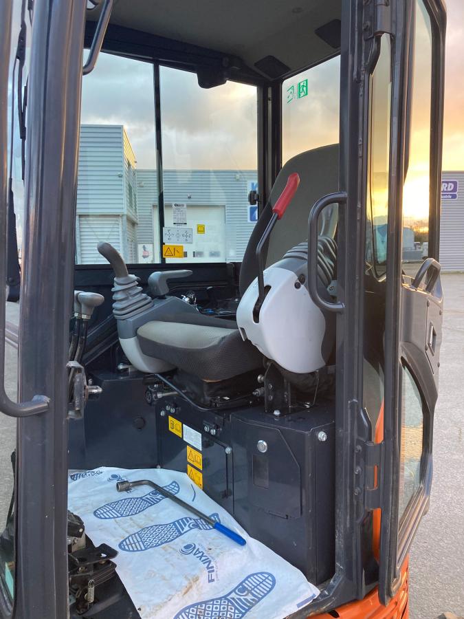 pelle Hitachi ZX26U-6