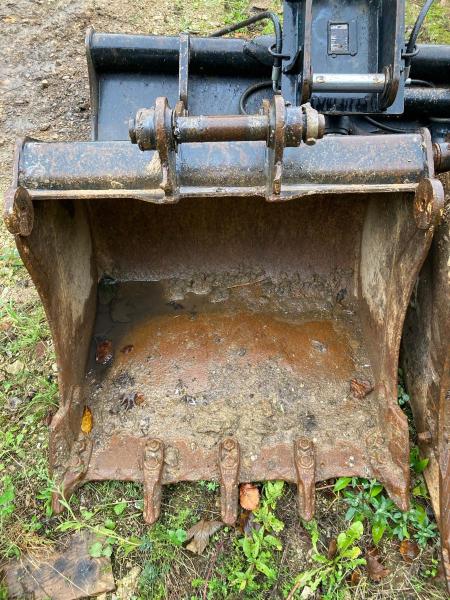 Pelle sur chenilles JCB 85Z-2