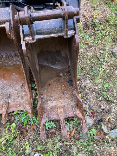 Pelle sur chenilles JCB 85Z-2