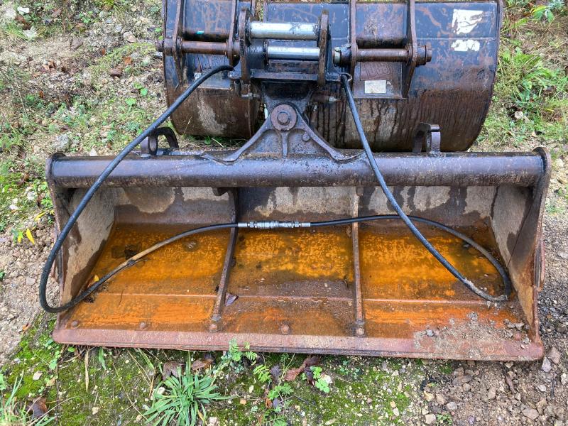 Pelle sur chenilles JCB 85Z-2