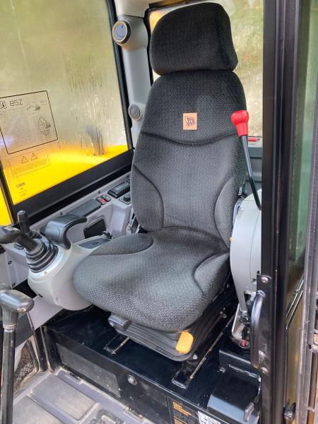 Pelle sur chenilles JCB 85Z-2