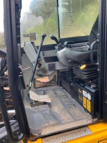 Pelle sur chenilles JCB 85Z-2