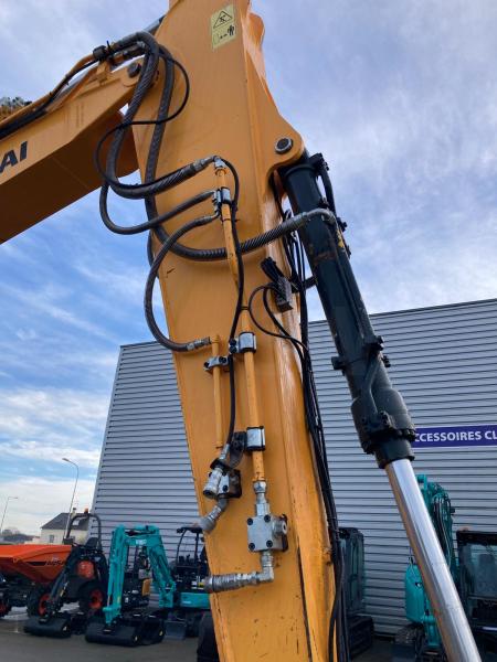 Pelle sur chenilles Hyundai HX130 LCR