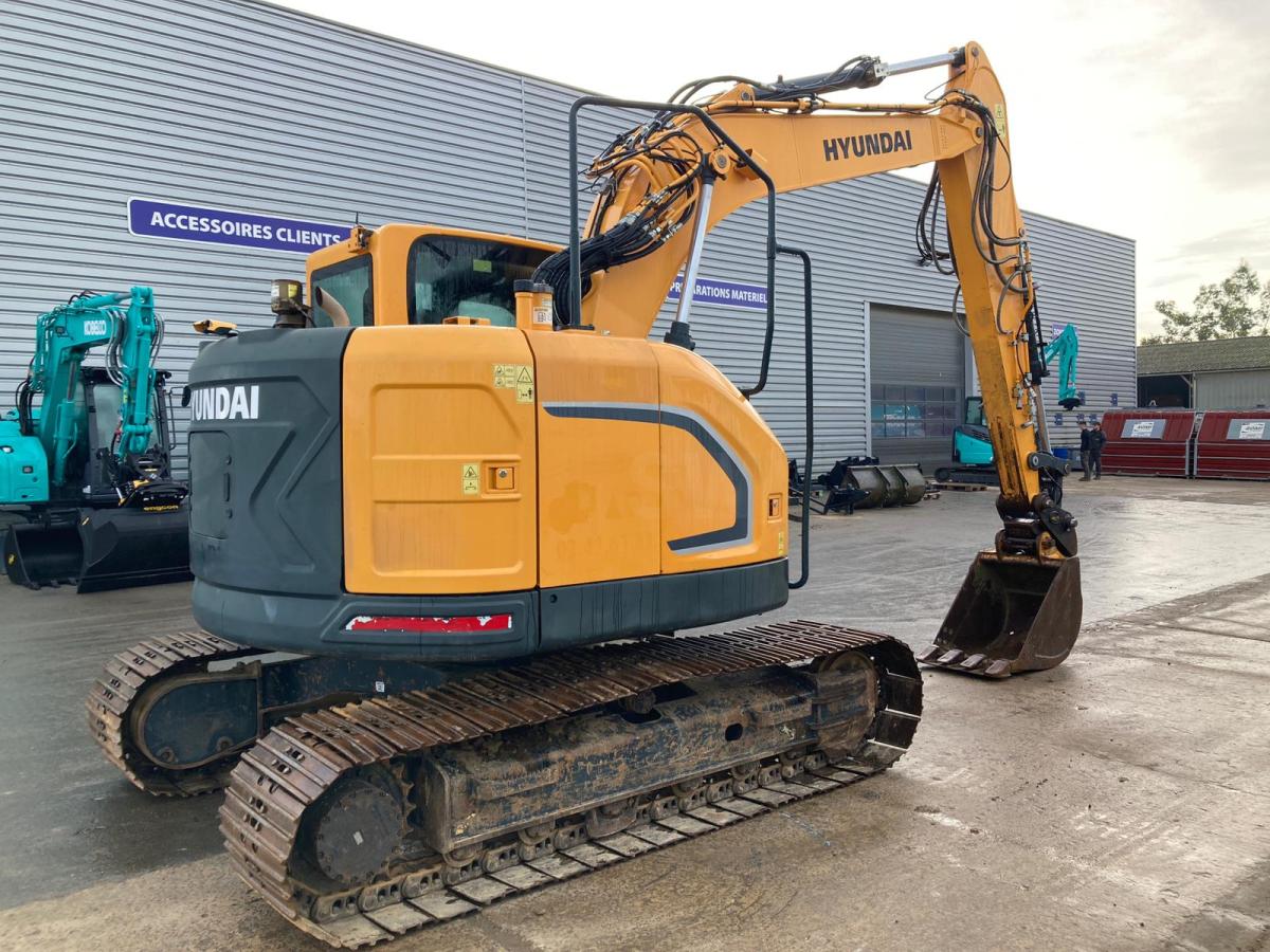 Pelle sur chenilles Hyundai HX130 LCR