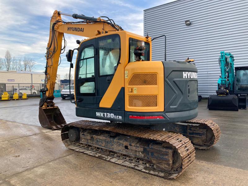 Pelle sur chenilles Hyundai HX130 LCR