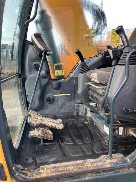 Pelle sur chenilles Hyundai HX130 LCR