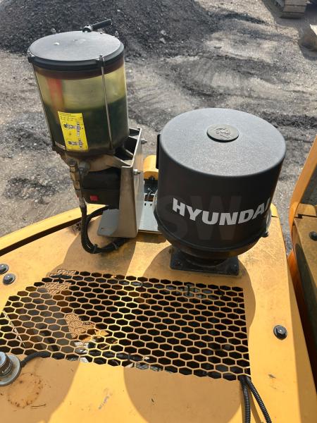 Pelle sur chenilles Hyundai HX235A LCR