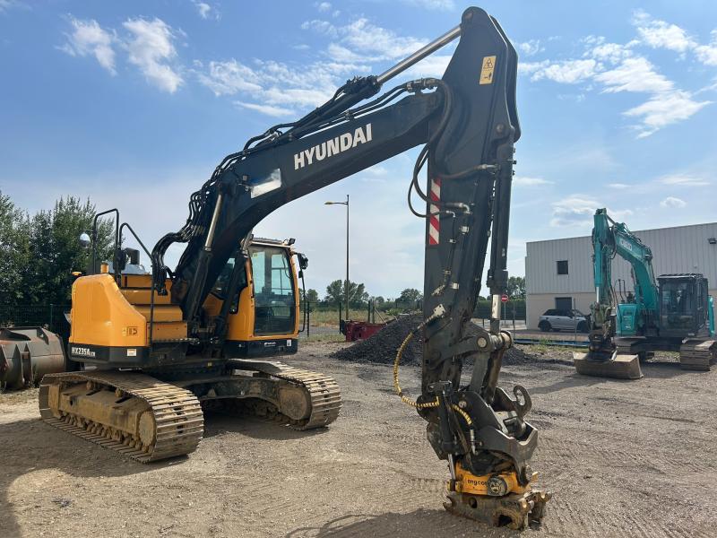 Pelle sur chenilles Hyundai HX235A LCR