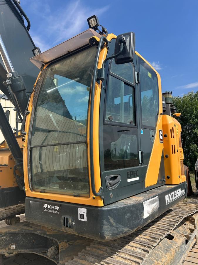 Pelle sur chenilles Hyundai HX235A LCR