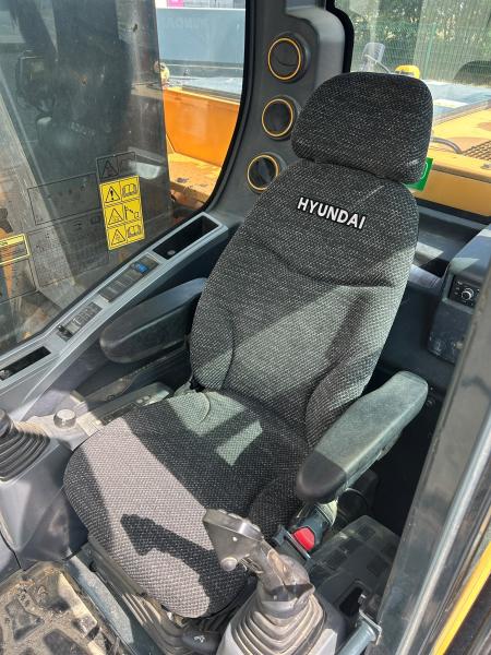 Pelle sur chenilles Hyundai HX235A LCR