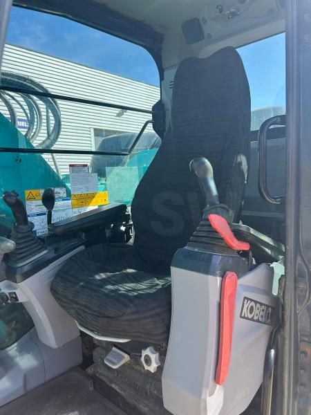 Pelle sur chenilles Kobelco SK140SRLC-7