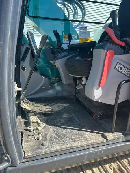 Pelle sur chenilles Kobelco SK140SRLC-7