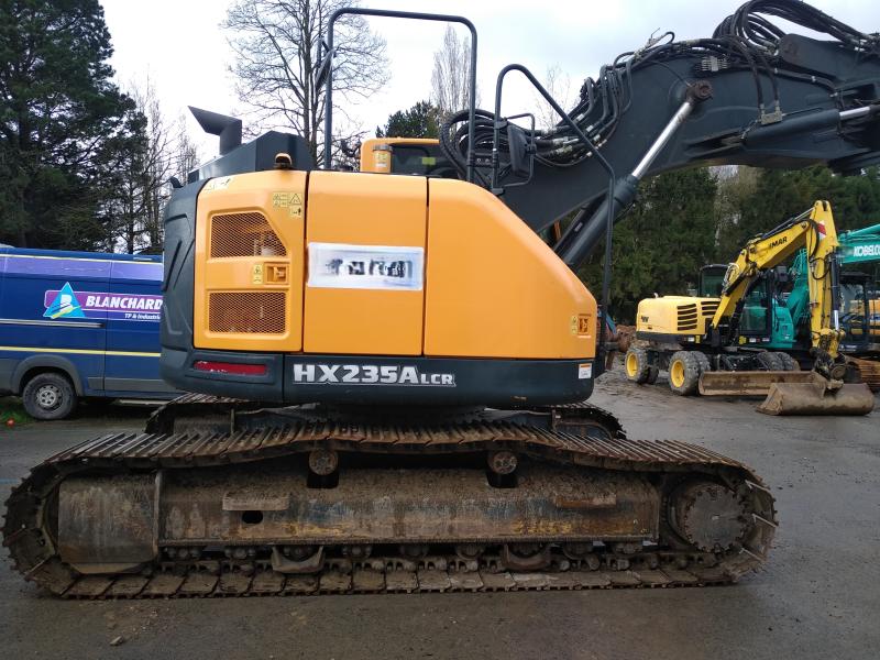 Pelle sur chenilles Hyundai HX235A LCR