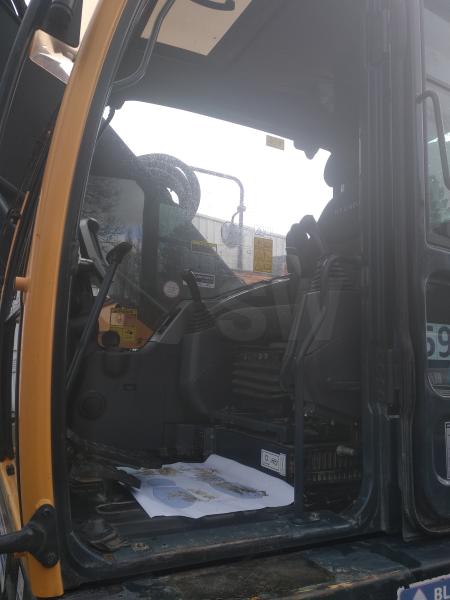 Pelle sur chenilles Hyundai HX235A LCR