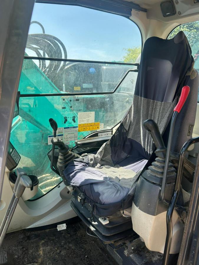 Pelle sur chenilles Kobelco SK140SRLC-5